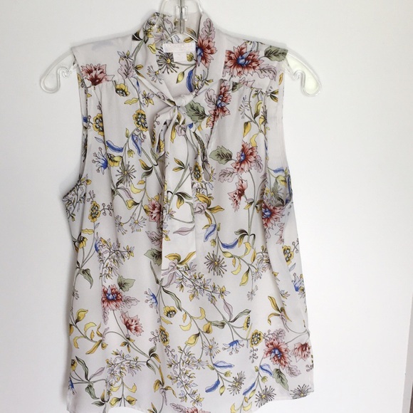 Finn & Grace Tops - FLORAL SLEEVELESS BLOUSE FINN & GRACE with BOW